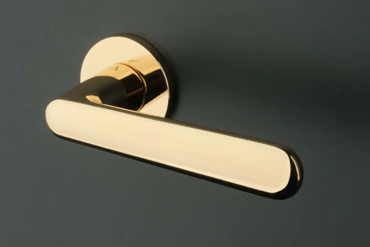 Türbeschläge in gold von Enger REITERMAYER